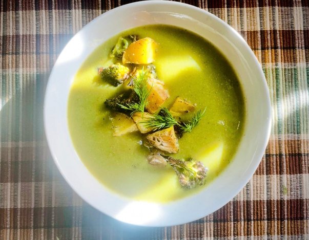 Green curry with seafood